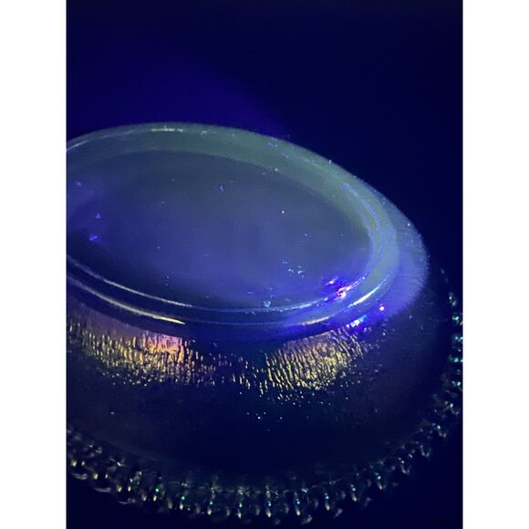 Vintage Indiana Glass Blue Iridescent UV Glow Carnival Hen On Nest EUC - Picture 4 of 16